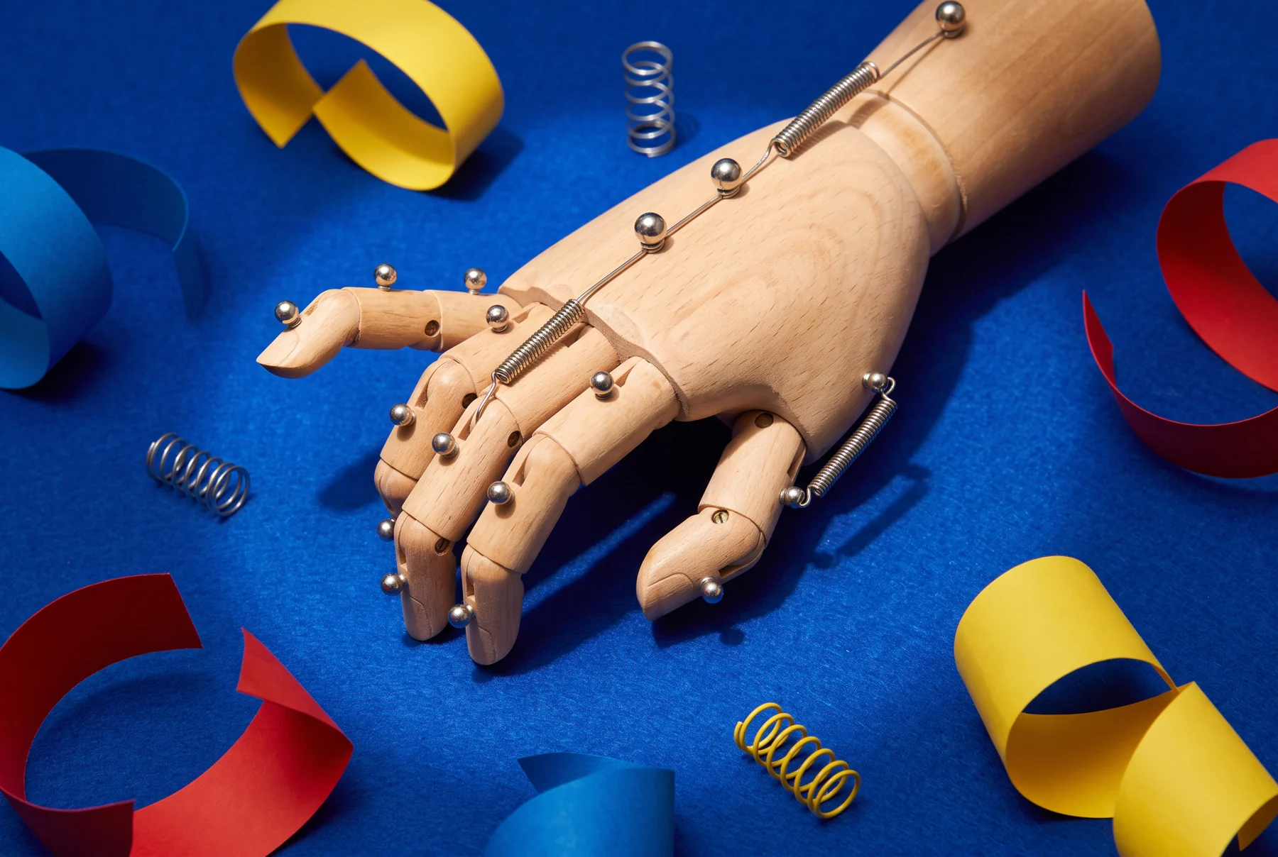 Articulated wooden hand model and rigging pieces
